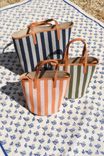 Load image into Gallery viewer, Canvas Circle Bucket Bag - Blue/White
