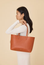 Load image into Gallery viewer, Small Tote - Brandy/Avion
