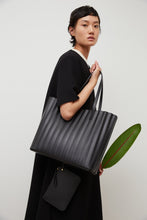 Load image into Gallery viewer, Black Pleated Tote - Flamma
